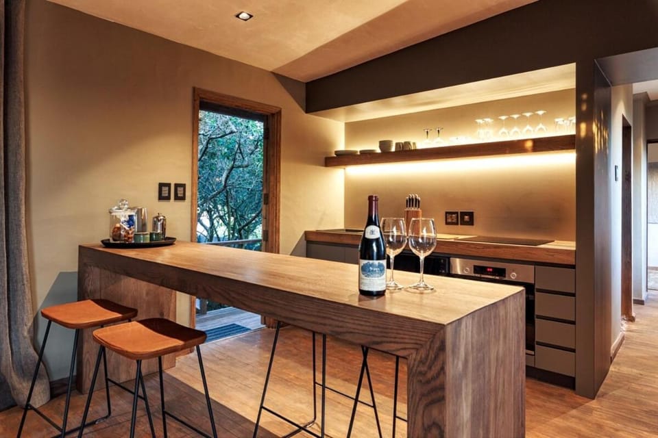 Kitchen or kitchenette, Living room, Seating area
