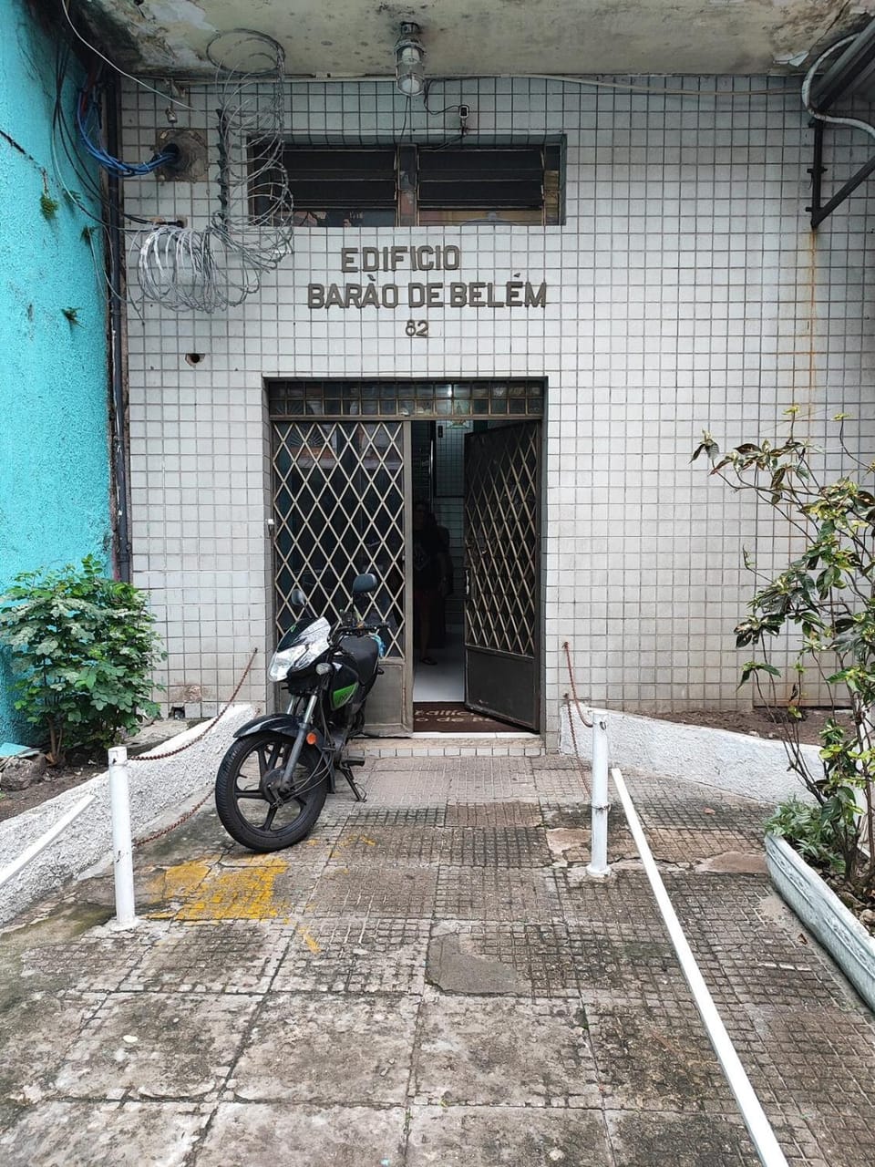 Facade/entrance