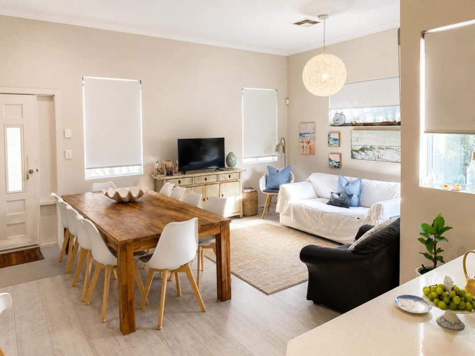 Lounge or bar