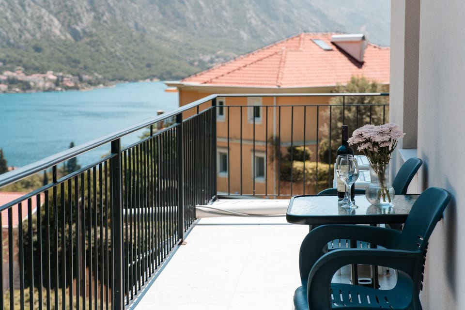 Natural landscape, Balcony/Terrace, Mountain view