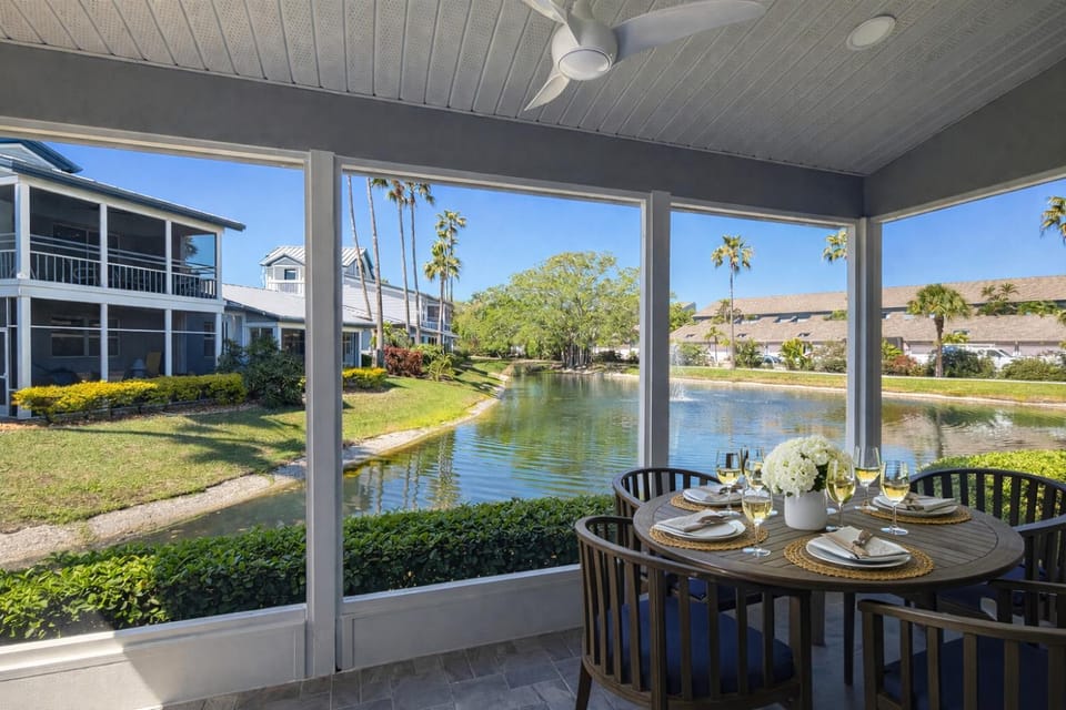 ALL NEW - Resort Amenities and Beach Access House in Siesta Beach