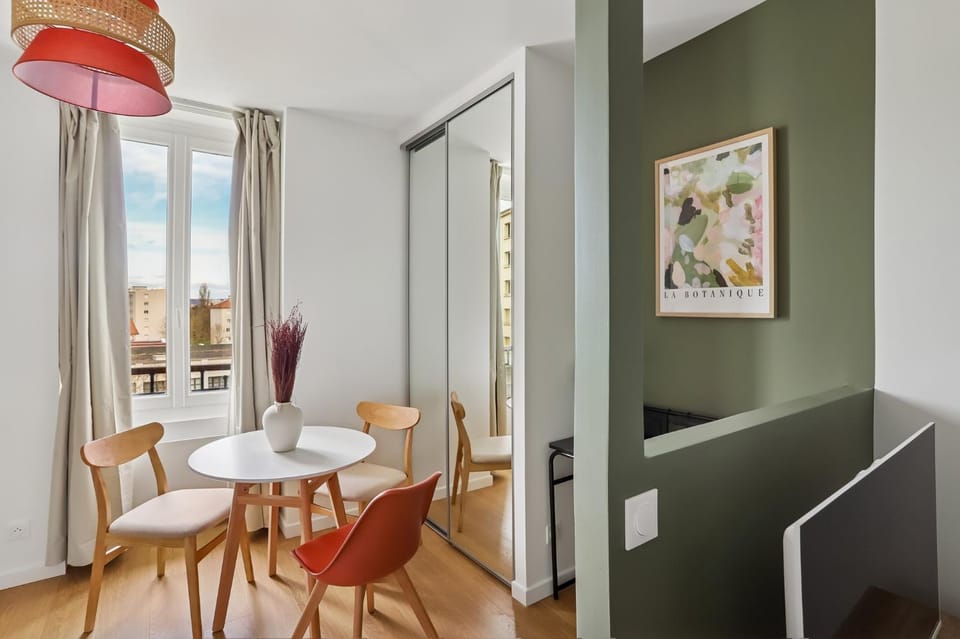 TV and multimedia, Dining area