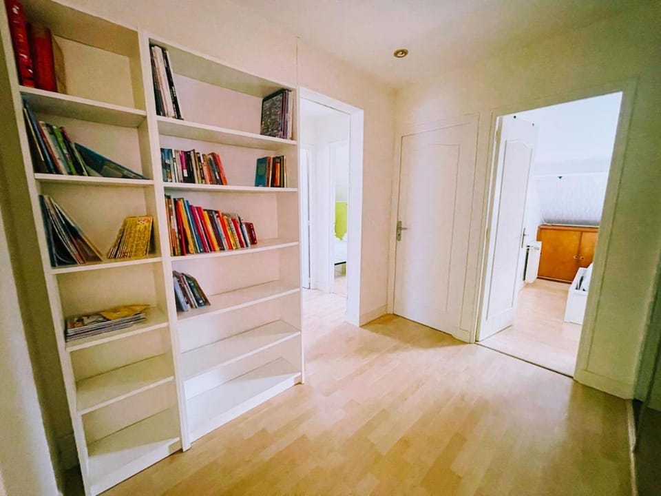 Large family home with garden Paris & Disney Apartment in Noisy-le-Grand