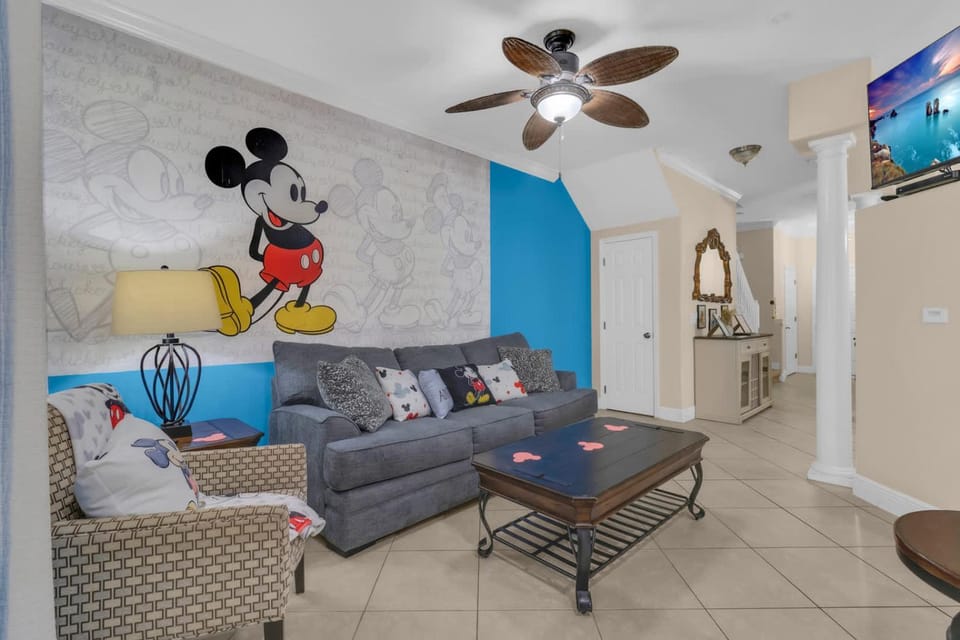 Disney Dreams Townhouse 6 miles to Disney House in Four Corners