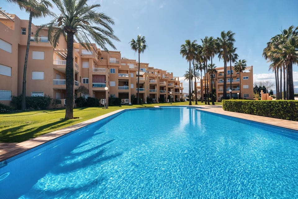Property building, Swimming pool
