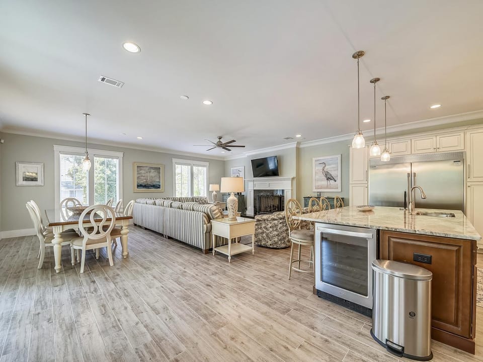 29 Pelican Street House in North Forest Beach