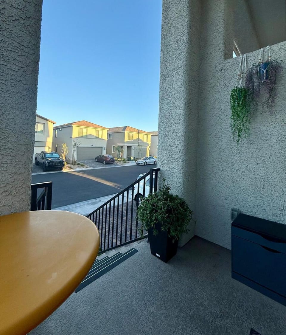 Property building, Balcony/Terrace