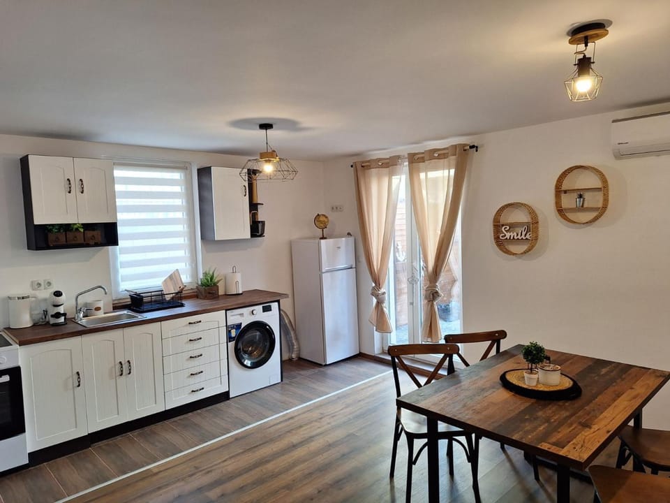 Апартамент Бохо 2 Apartment in Burgas Province