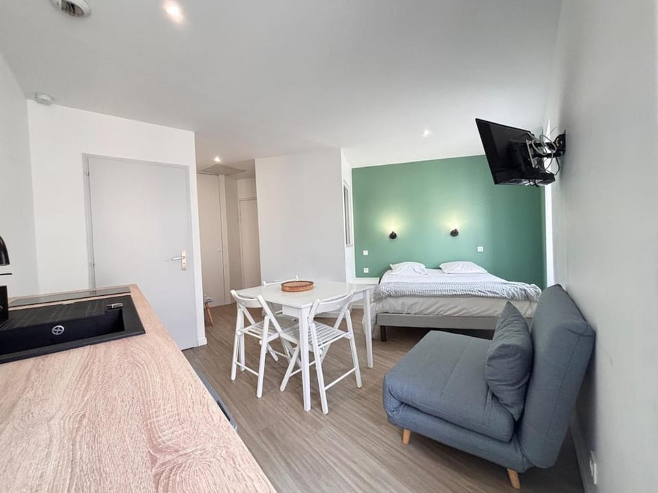 Studio La Tour Château-Larcher Arrivée autonome Apartment in Nouvelle-Aquitaine