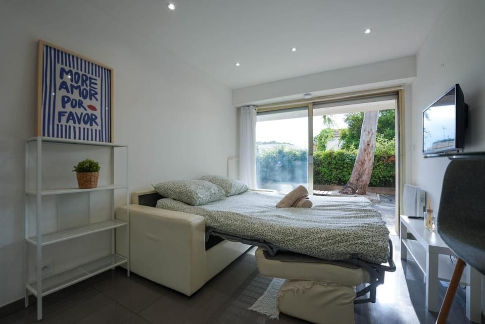 Cozy studio - waterfront Apartment in Nice