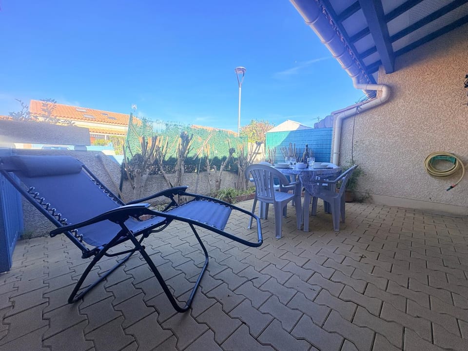 Balcony/Terrace, sunbed