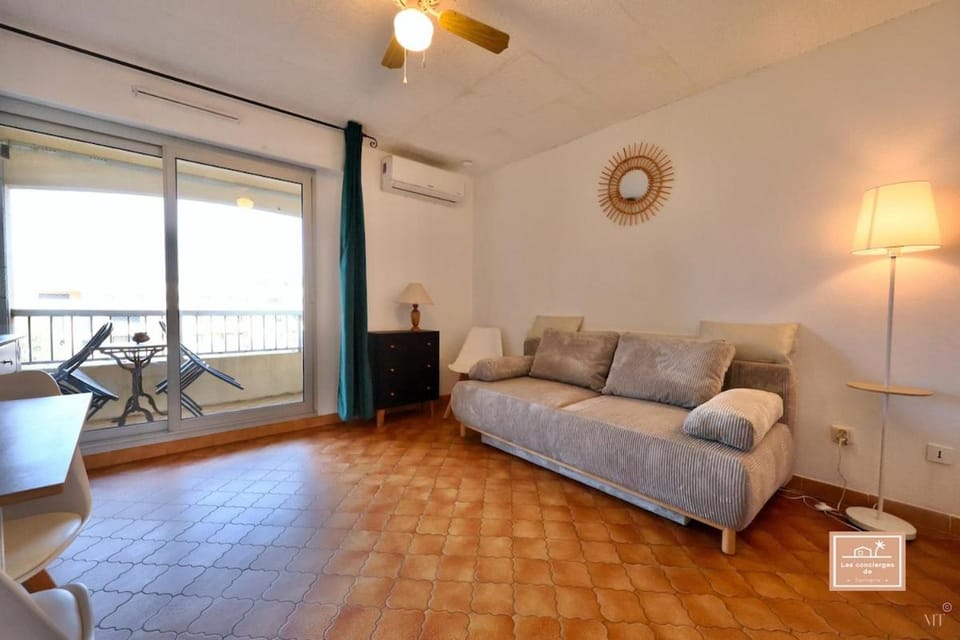 The Zenith, beach within walking distance and Clim Apartment in La Seyne-sur-Mer