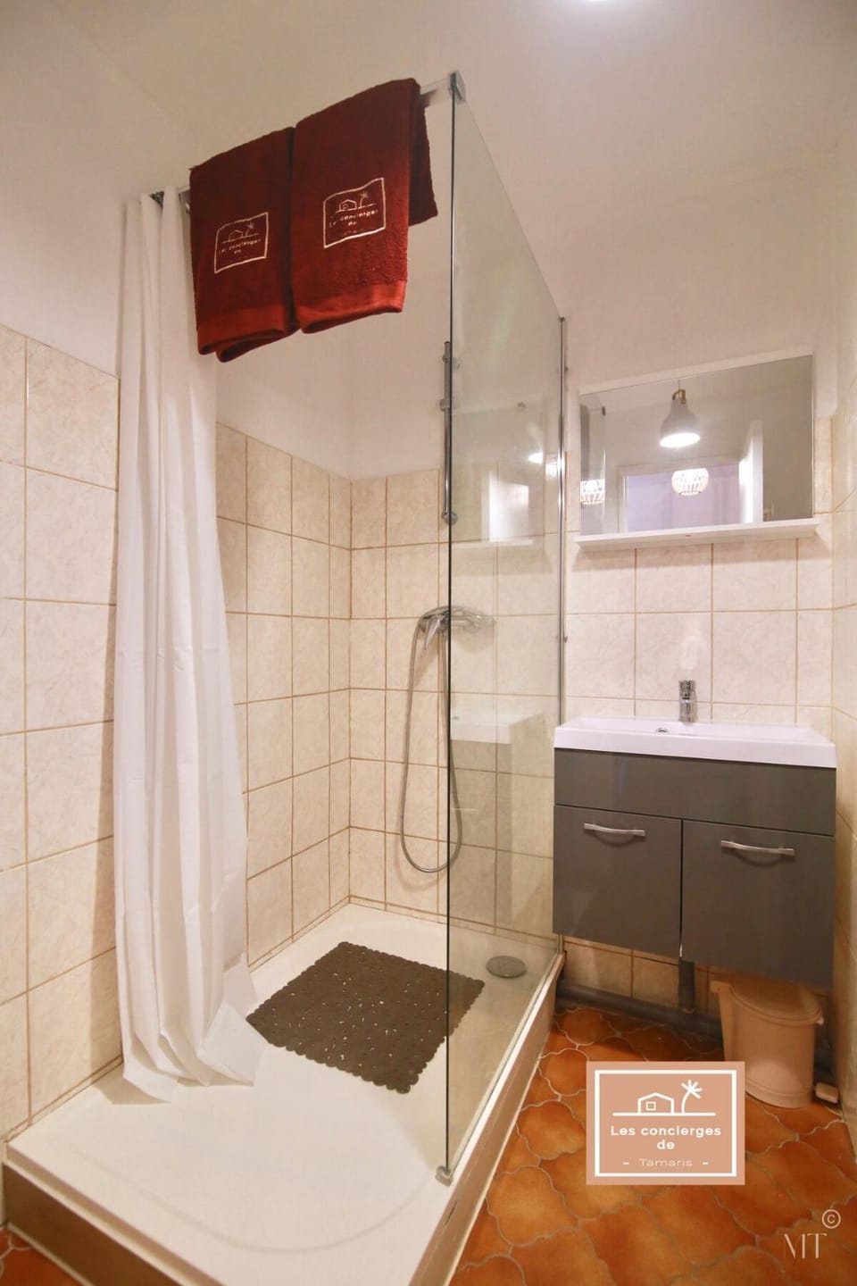 The Zenith, beach within walking distance and Clim Apartment in La Seyne-sur-Mer