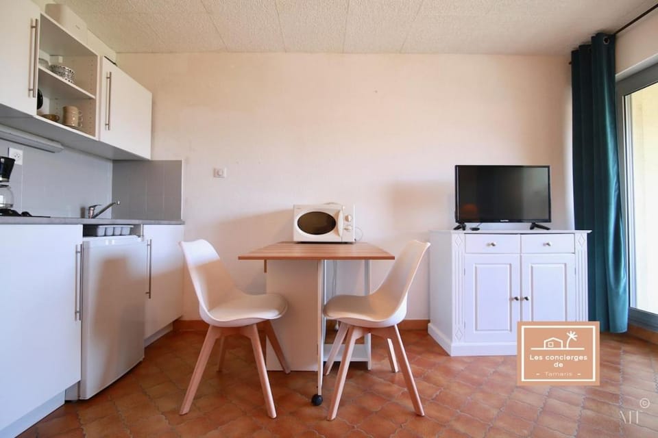 The Zenith, beach within walking distance and Clim Apartment in La Seyne-sur-Mer