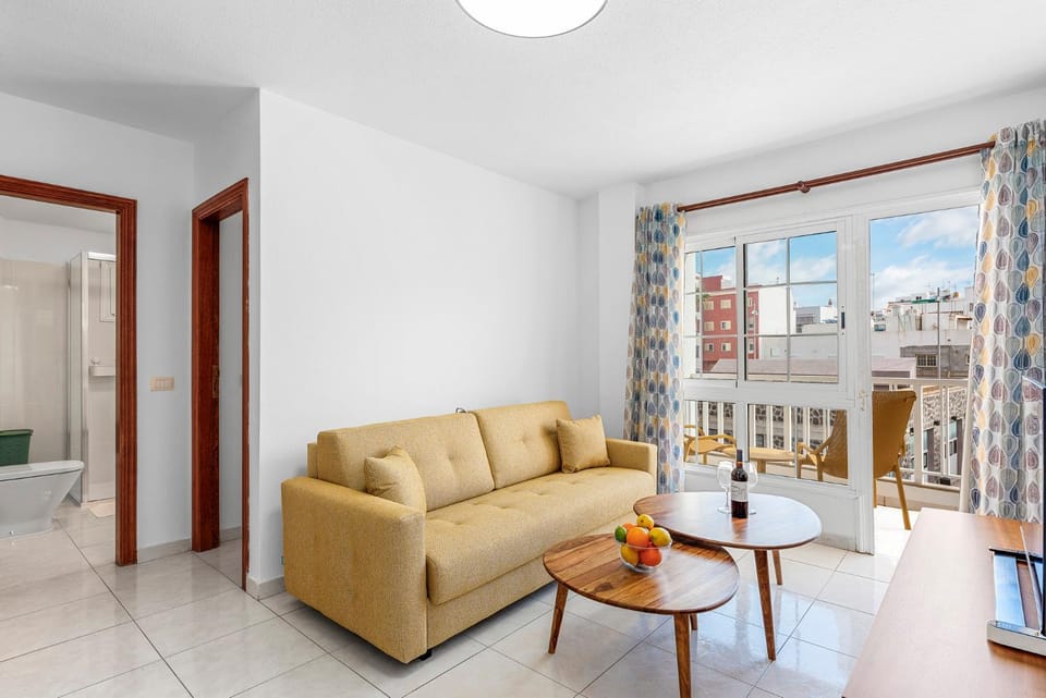 Living room, Photo of the whole room, Seating area
