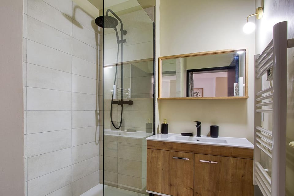Shower, Bathroom