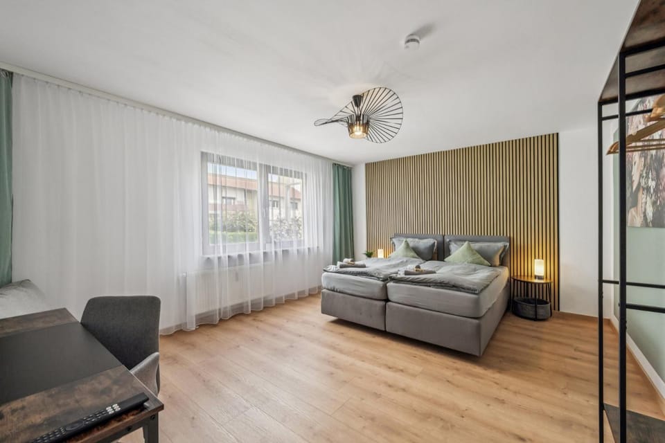 TV and multimedia, Bedroom, internet, wardrobe