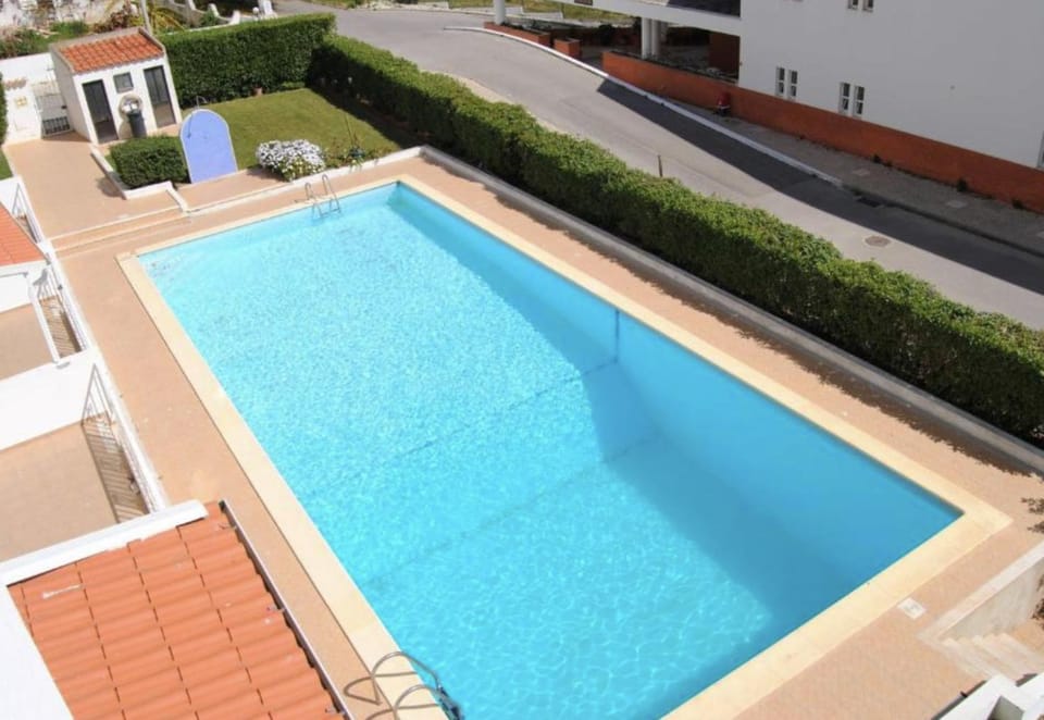 Day, Swimming pool