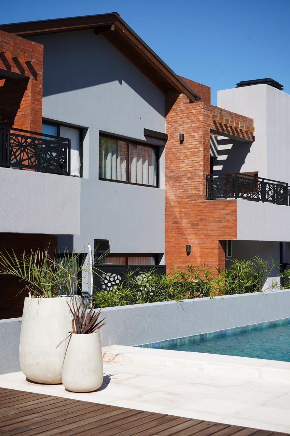 Property building, Spring, Garden, Solarium, Swimming pool