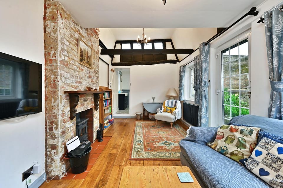 Communal lounge/ TV room, Living room