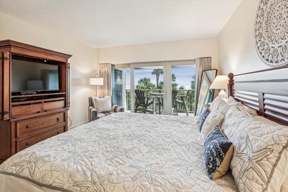 467 Captains Walk House in Hilton Head Island