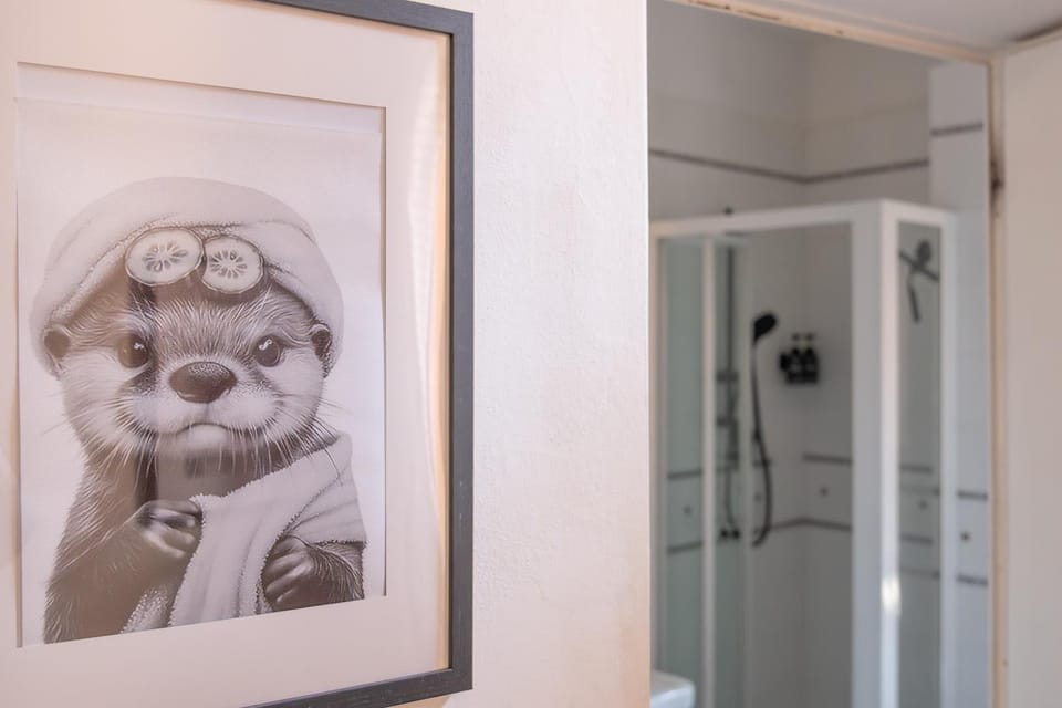 Shower, Bathroom, Text overlay