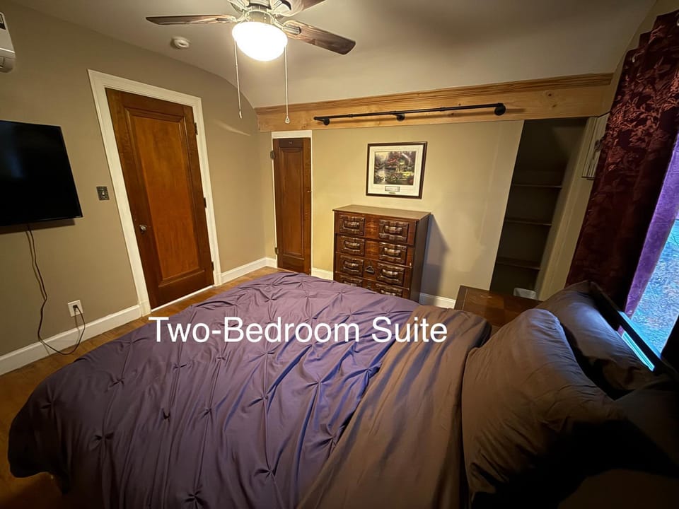 Neon Jungle Hideaway Bed and Breakfast in Jefferson County