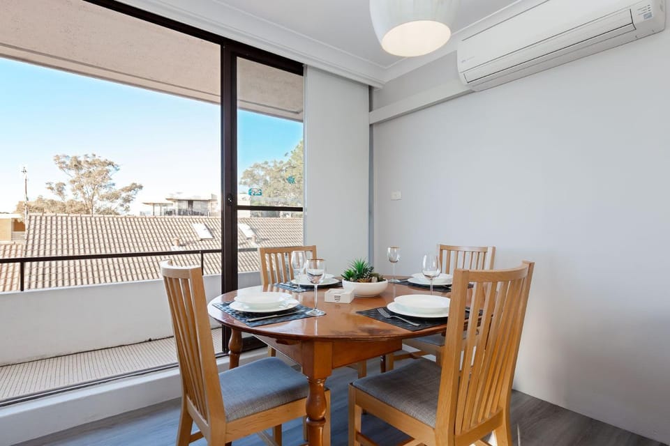 Bellevue, 7 4 Donald Street - renovated unit with air con and Wi-Fi with views & central to CBD Apartment in Nelson Bay