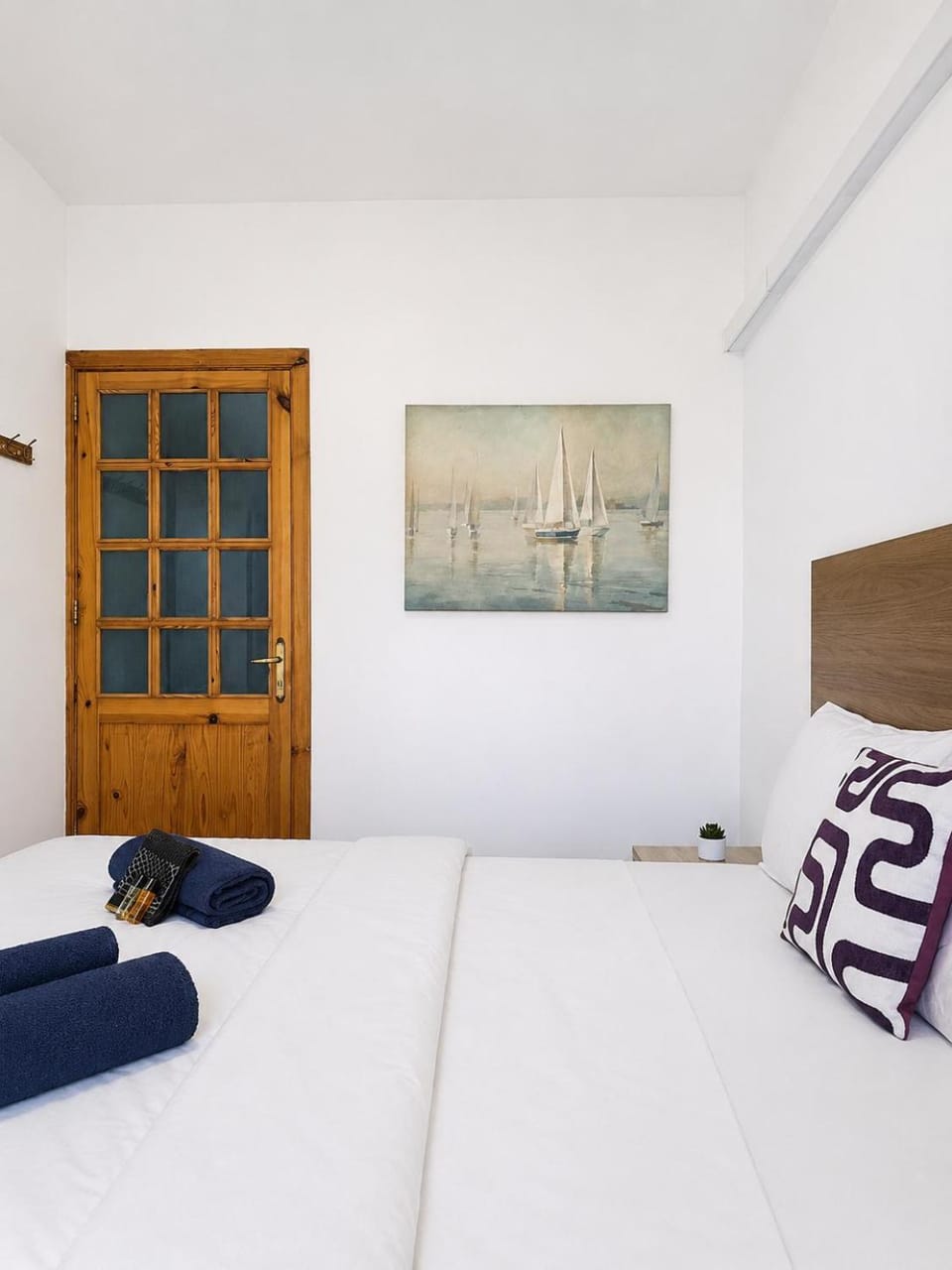 Bed, Photo of the whole room, Bedroom, towels, wardrobe