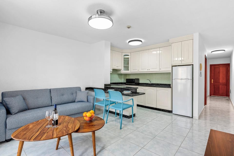 Living room, Photo of the whole room, Seating area, Dining area, kitchen