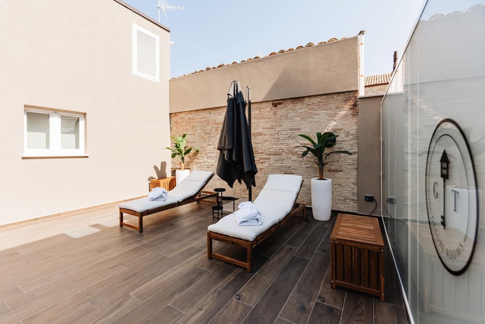 Hot Tub, Solarium, Balcony/Terrace
