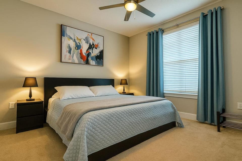 Downtown Gem King Bed Gym Pool View San Marco Lux Apartment in Jacksonville