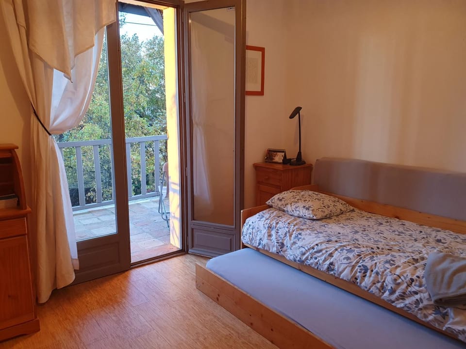 Las Irondas Bed and Breakfast in Occitanie