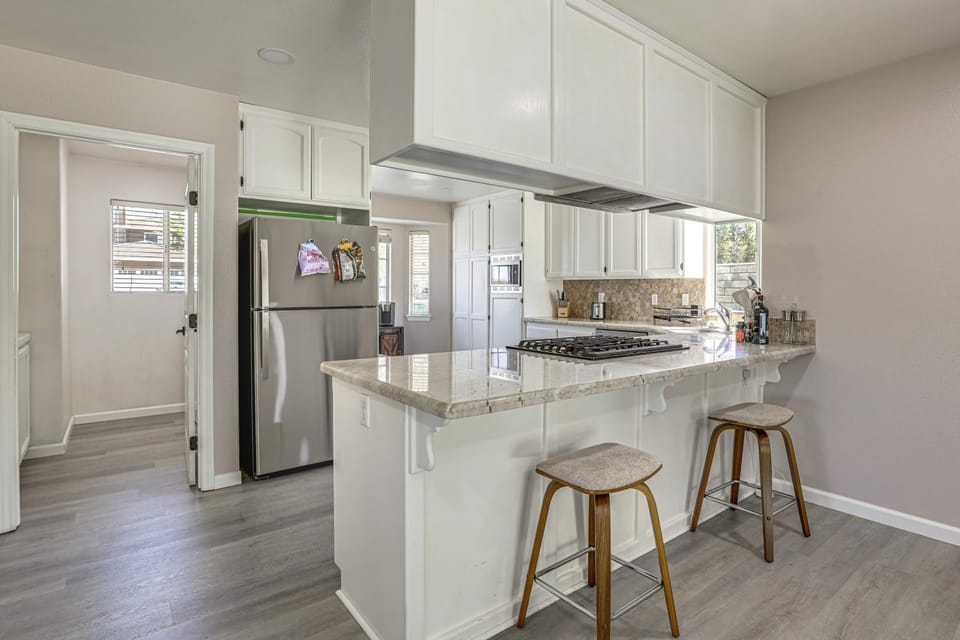 Victorville Home with Workspace Explore the Area! House in Apple Valley