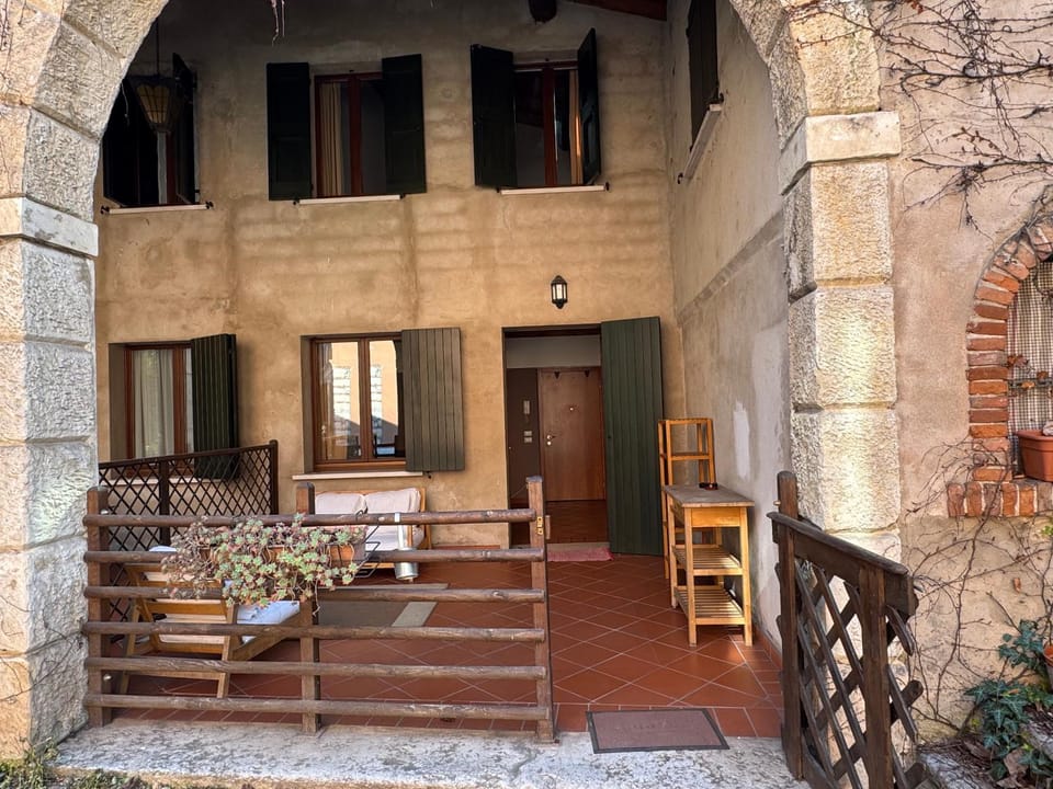 Corte Roveggia - Bilocale Dalì Apartment in Verona