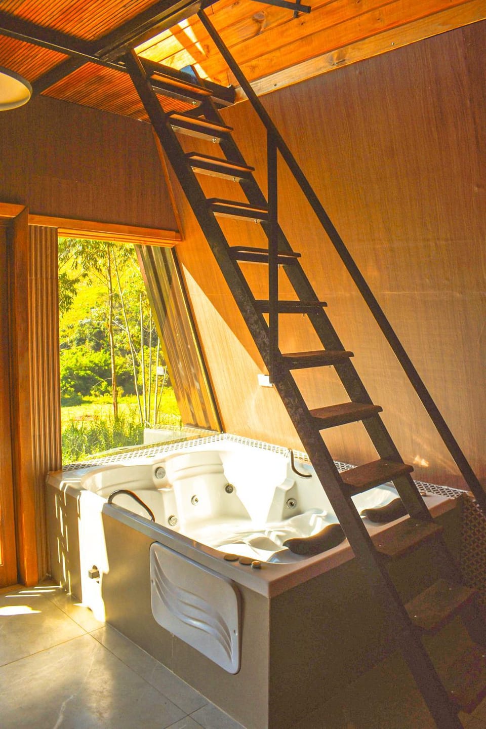 Hot Tub, Hot Tub, View (from property/room), Garden view, Garden view, Bath