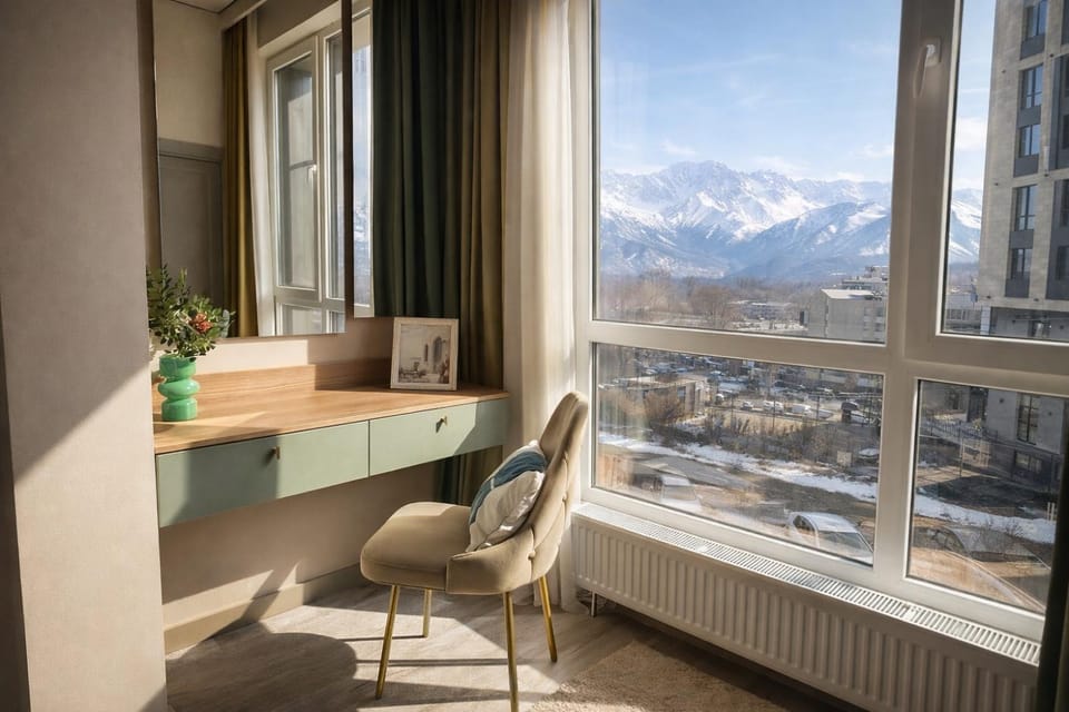 Day, Living room, Mountain view