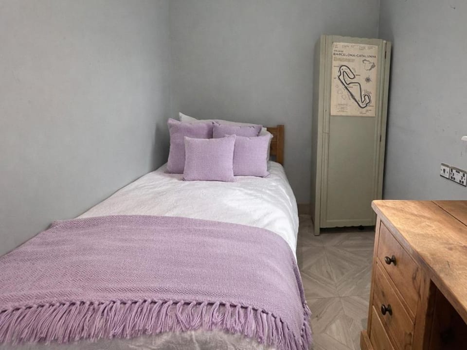 Peaceful Garden Retreat stay Near Sidcup Private & Convenient House in Sidcup