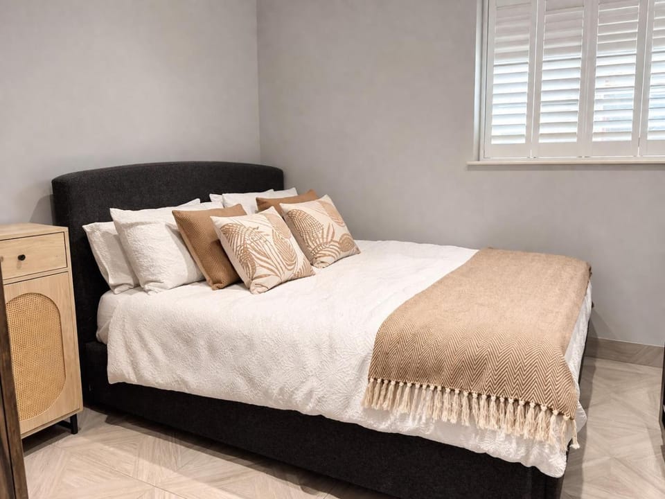 Peaceful Garden Retreat stay Near Sidcup Private & Convenient House in Sidcup