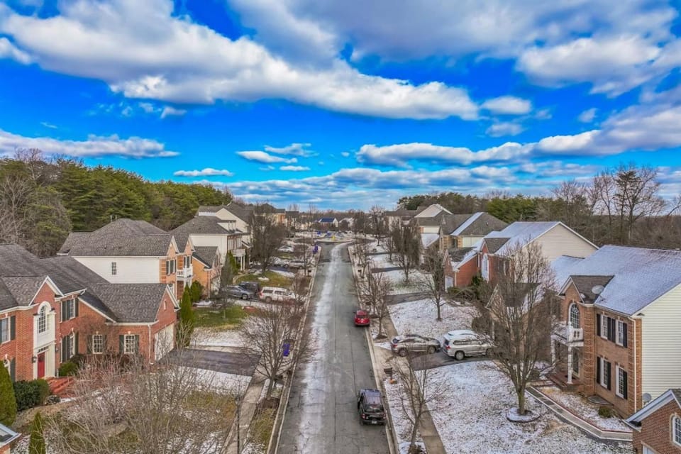 Luxurious 3BR Home House in Fairland