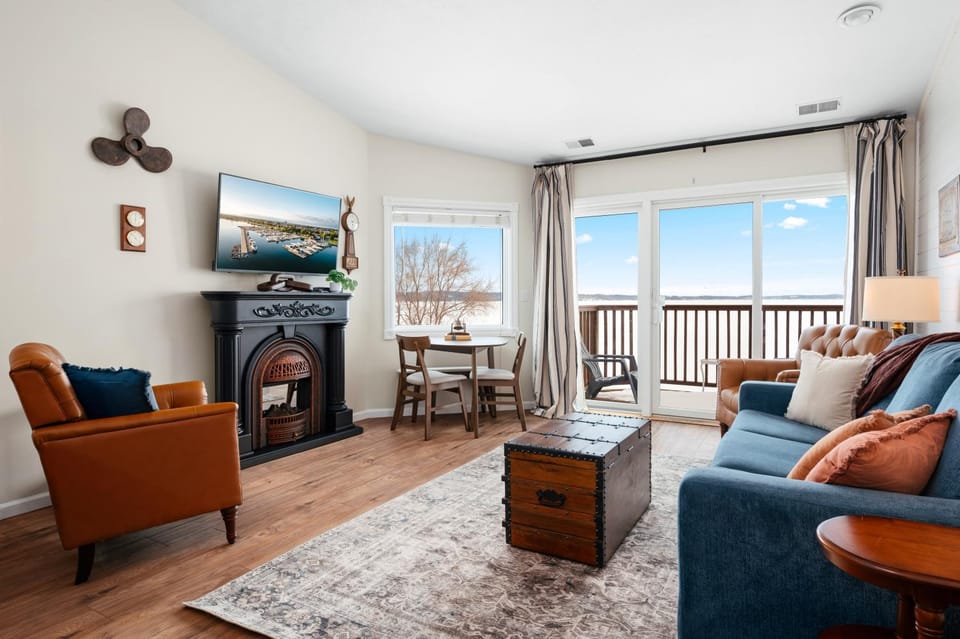 TV and multimedia, View (from property/room), Balcony/Terrace, Living room, Seating area