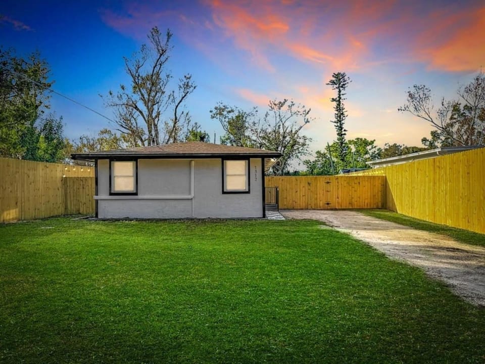 Pet Friendly Nokomis Home with Private Pool Great WiFi and Space for 9 House in Nokomis