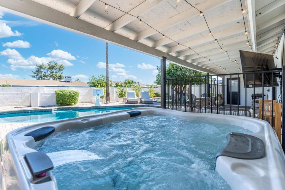 Hot Tub, Hot Tub