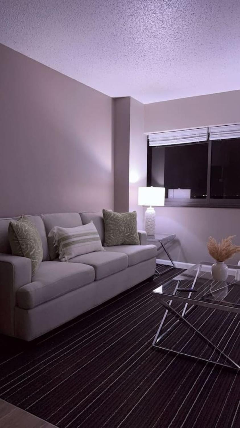 Modern Houston Stay King Bed Pool Access 2 Bathrooms Near Energy Corridor House in Addicks