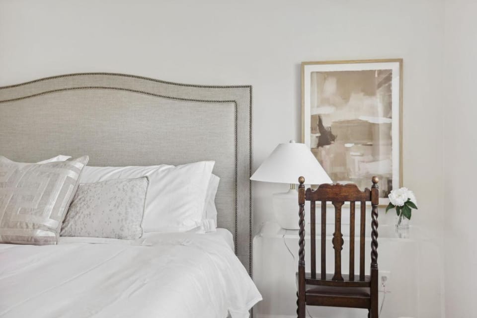 National Landing 2BR Exec Suite - 4 beds- Free Parking Apartment in Crystal City