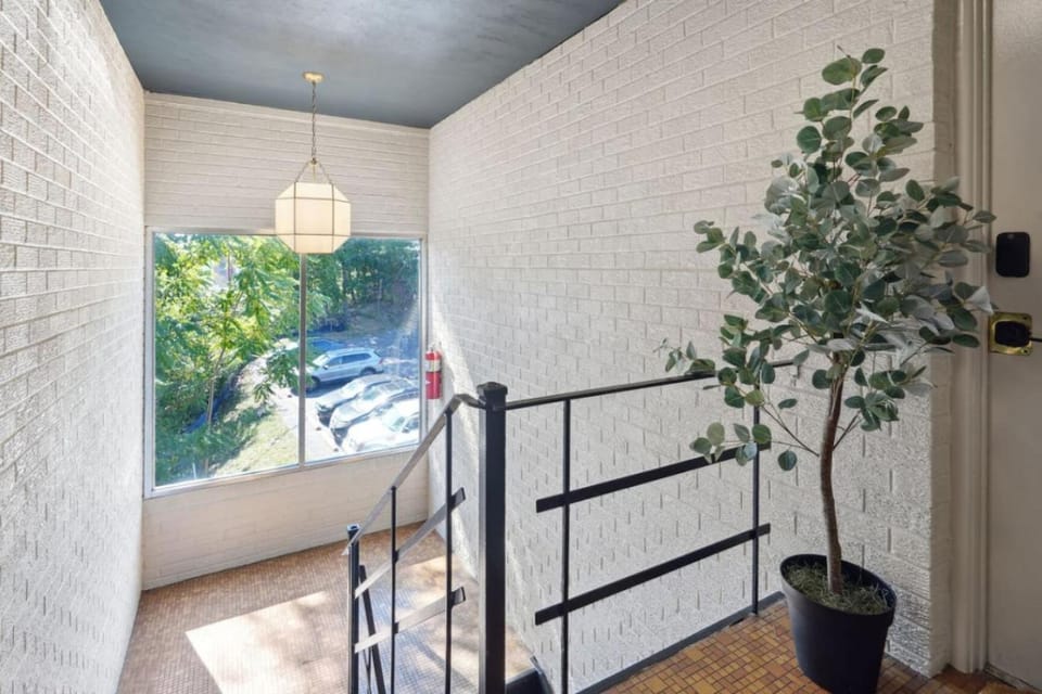 Family Suite 5 min to DCA Free Parking Apartment in Crystal City