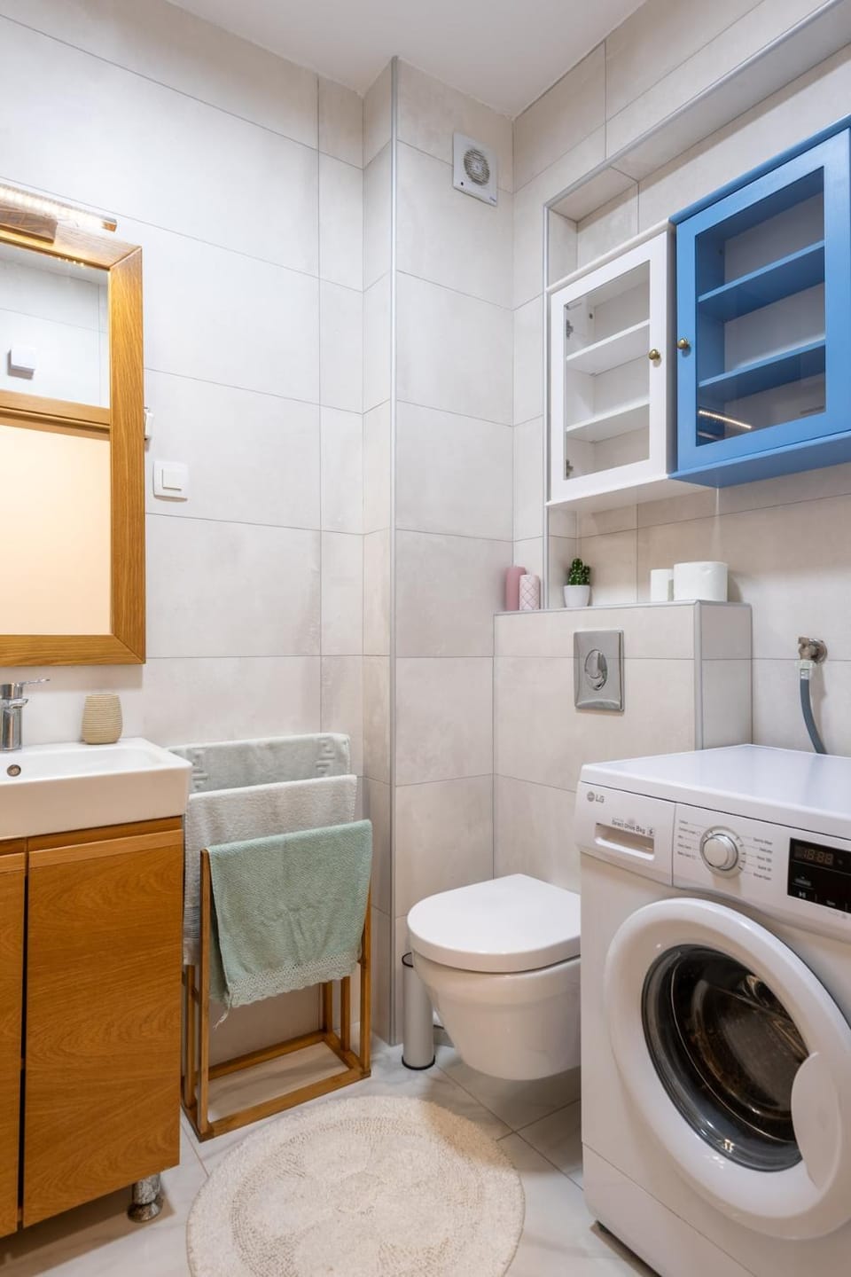 Cozy Adriatic Nest- 7 Minute Walk to the Sea Apartment in Kotor Municipality