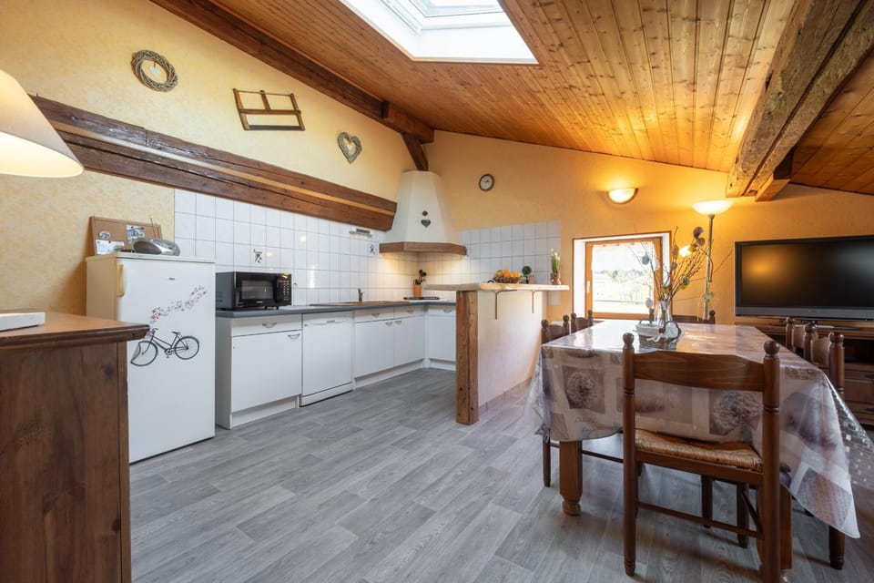 Property building, Kitchen or kitchenette, Living room