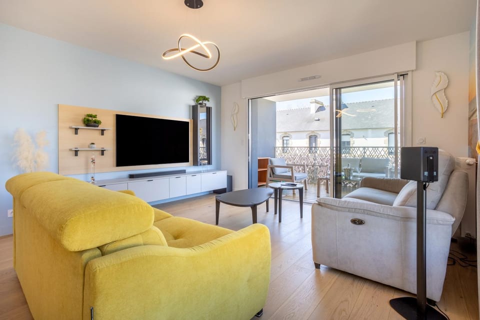Property building, Living room