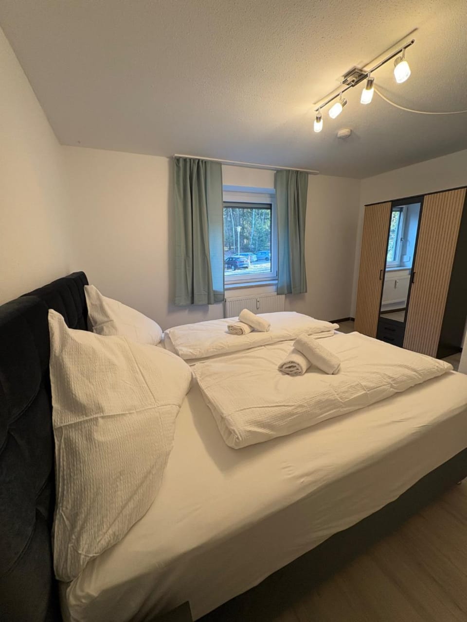Bed, Photo of the whole room, Bedroom, towels